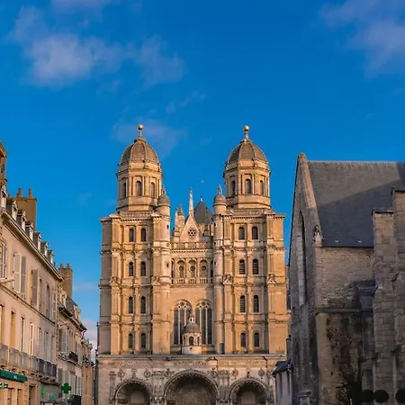 Apartment L'escapade - Classe 3 Etoiles - Hypercentre - Spacieux - Rent Immo Dijon