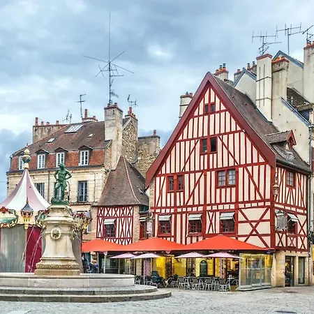 L'escapade - Classe 3 Etoiles - Hypercentre - Spacieux - Rent Immo * Dijon