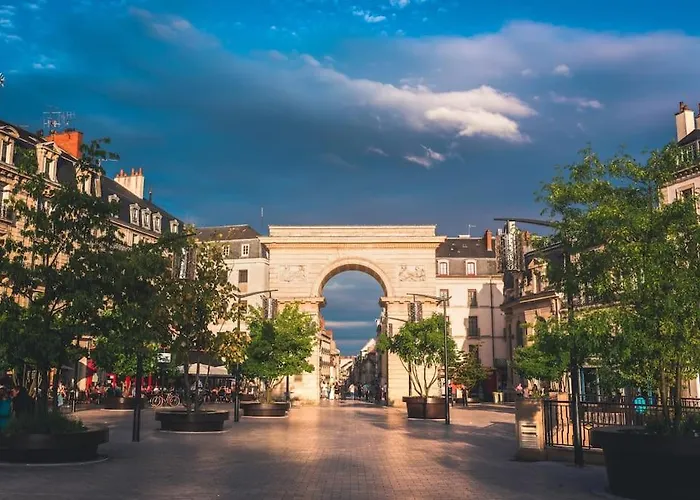 L'escapade - Classe 3 Etoiles - Hypercentre - Spacieux - Rent Immo *